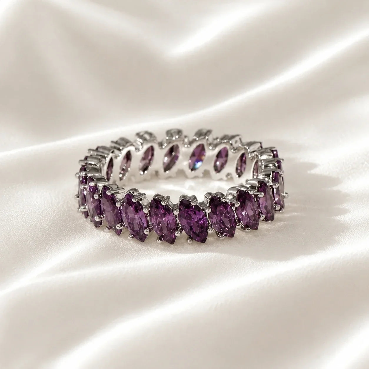 Memoire-Ring im Marquise-Design