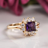 Statement-Ring im Halo-Design mit Prinzessschliff